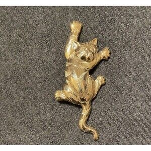 Vintage 1988 JJ Jonette Gold Tone Climbing Cat Brooch Large 3” Pin